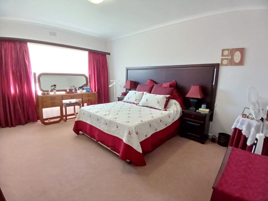 4 Bedroom Property for Sale in Vaalpark Free State